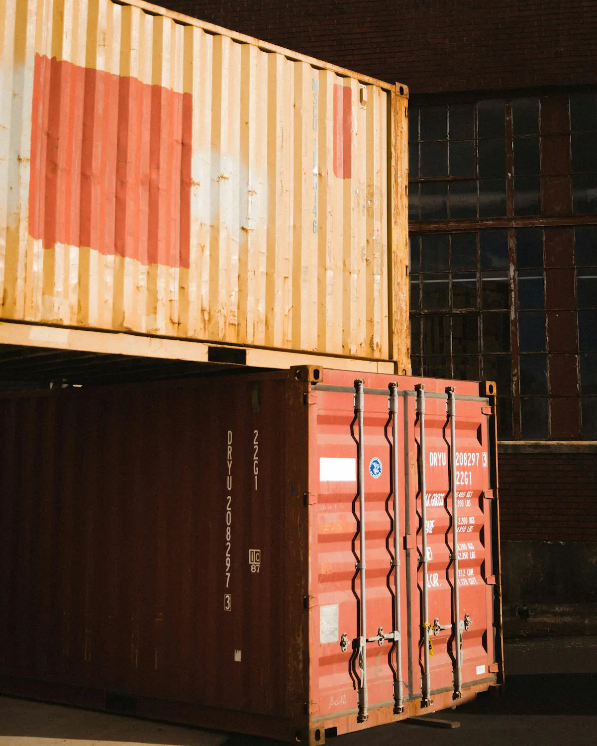Container De-stuffing